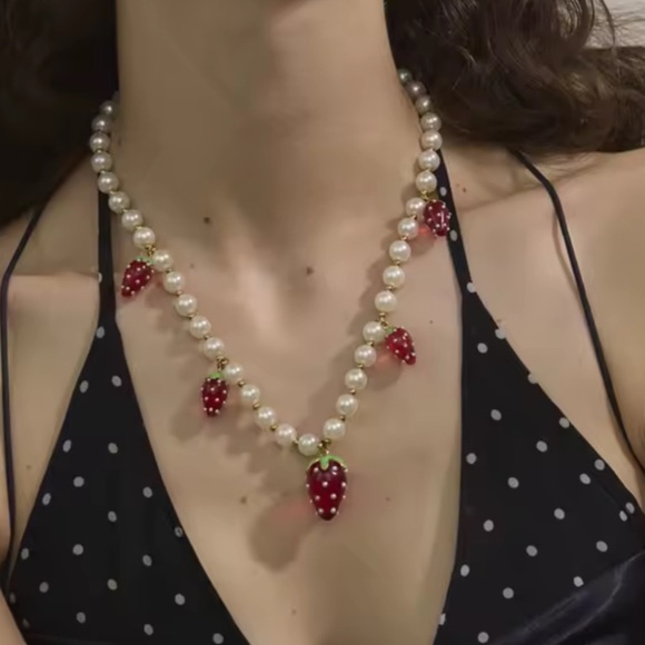 Red Strawberry Pearl 18K Gold Stainless Steel Waterproof Necklace - Picture 6 of 7